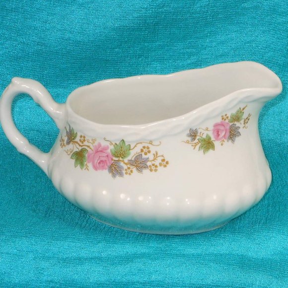 Gravy/sauce boat. Grindley UK Satin white Ironstone - Picture 3 of 5